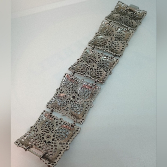 * Vintage Celebrity Silver Tone Panel Bracelet & Clip On Earrings Set - Picture 6 of 7